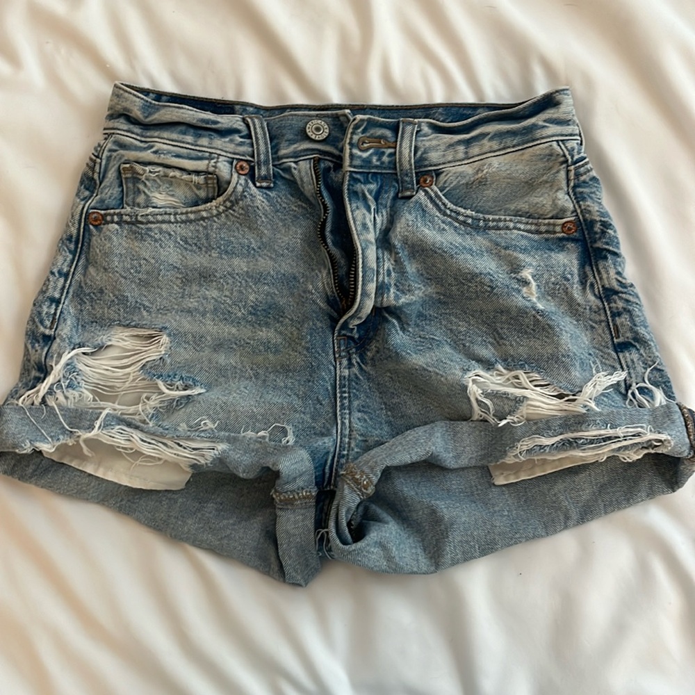 American Eagle Mom Jean shorts